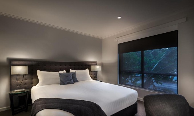 St Kilda West Apartment | Crest on Park