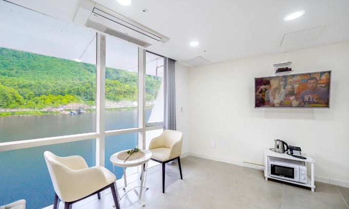 Seorak Hotel | Crest72 Hotel