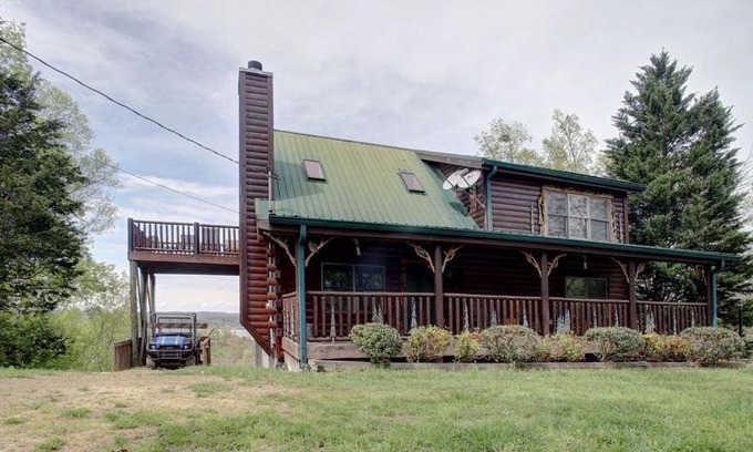 Dandridge House | Cricket Lane Cabin