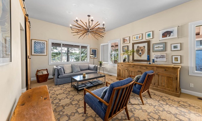 Truckee House | Crimson 4 BR Cabin By Tahoe Getaways - Walk Downtown Truckee - Monthly Rental