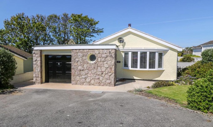 Cemaes Bay House | Croeso