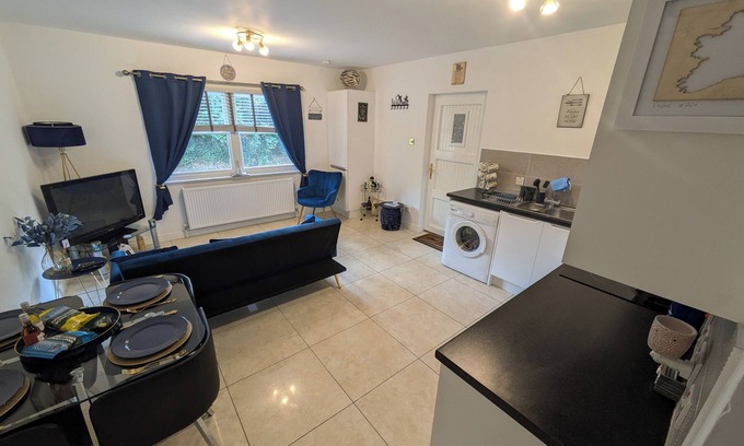 Ballycastle Apartment | Croisbéal, Dog Friendly Apartment, Sleeps 3 - Ballycastle