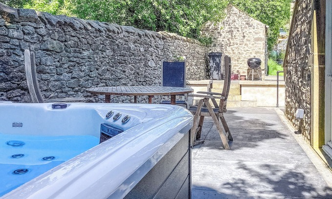 Long Preston Cottage | Cromwell house is truly in a perfect location and guarantees the perfect staycation.