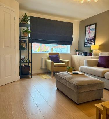 Crosby Apartment | Crosby Calm: Modern 1-Bed Retreat for Solo Stays