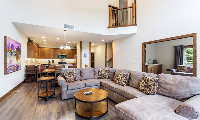 Crosslake Condo | Crosslake Townhome 830| Beach, Pool, Hot Tub