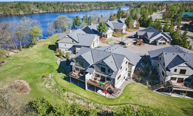 Crosslake Condo | Crosslake Townhome, Waterfront, Resort amenities