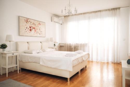 Vracar Apartment | Crown Central three bedroom Apartment