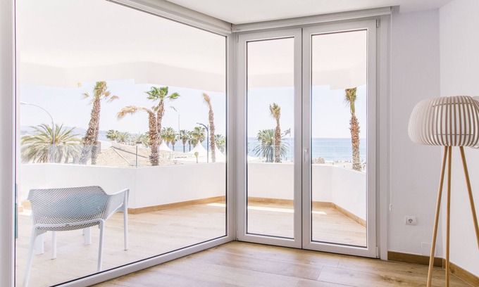 La Malagueta Apartment | CRUISE APARTAMENT. First line beach. It will look like it's on a boat.