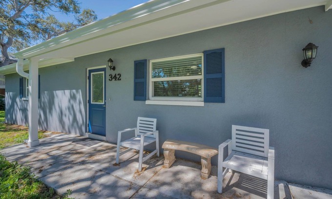 Crystal Beach House | CRYSTAL BEACH GETAWAY-STEPS TO THE GULF