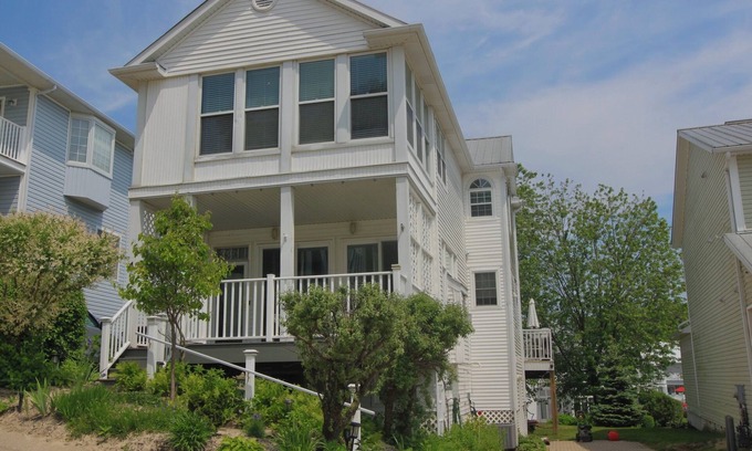 Crystal Beach House | Crystal Cove Cottage - Family friendly, Private beach, Gated community!