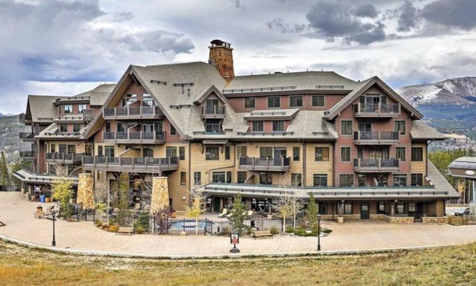 Breckenridge Apartment | Crystal Peak Lodge 3 Bedroom Ski In, Ski Out Slopeside Condo At The Base Of Peak 7