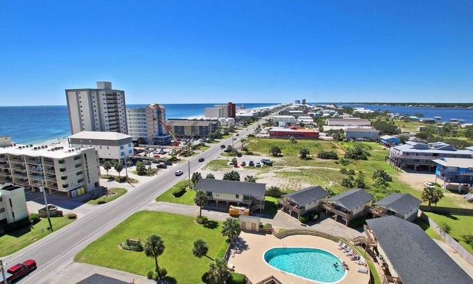 Gulf Shores Condo | Crystal Tower 1009- Your Next Beach Escape Awaits