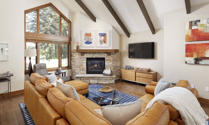 Carbondale House | Crystal Valley Abode | RVR Retreat for 30+ Nights