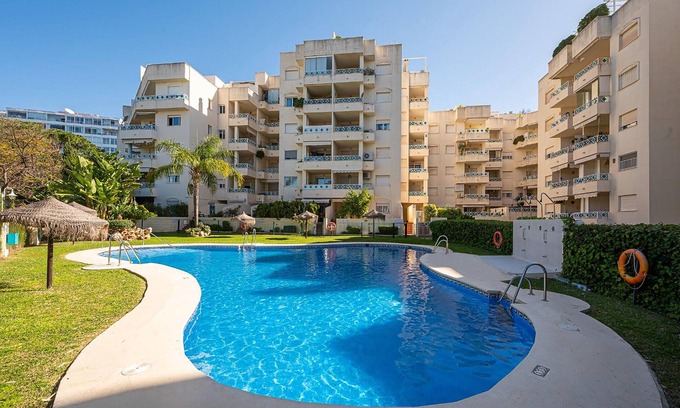 Marbella Apartment | Cubo's Apartamento Bono Beach Marbella/air conditioning/free parking/free wifi/community pool