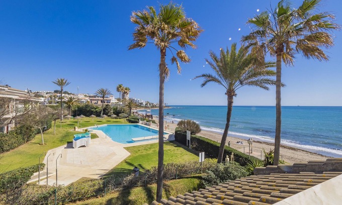 Mijas Apartment | Cubo's Apartamento Lubina Sun & Beach/beachfront/air conditioning/free wifi