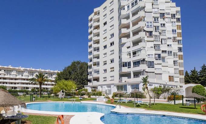 Calahonda Apartment | Cubo's Apartamento Algaida Calahonda Beach/beach access/free wifi/terrace