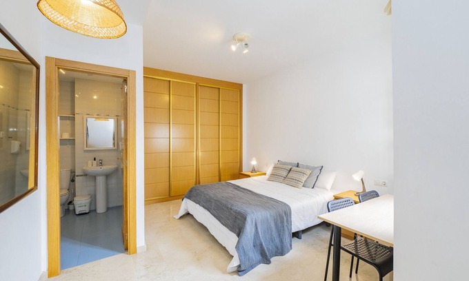 La Goleta Apartment | Cubo's Apartamento San Rafael Malaga/center/air conditioning/free wifi