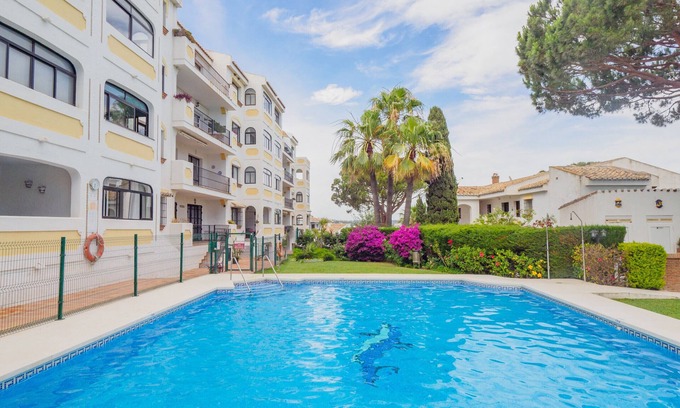 Mijas Apartment | Cubo's Apartment Las Acacias Beach/air conditioning/free wifi/pool