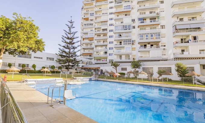 Benalmadena Costa Apartment | Cubo's Beach Side Diana Apartment/community pool/beach access/free wifi