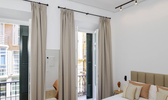 Centro Apartment | Cubo's Especeria Malaga Balcony Apartment for Adults/urbano/aire acondicionado/wifi gratis