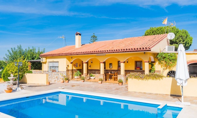 Pinos de Alhaurin Cottage | Cubo's Finca Las Cuatro Lunas