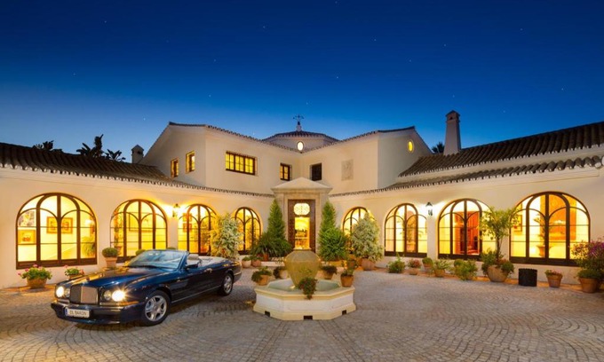 Marbella Villa | Cubo's Luxury Mansion El Baron de Sierra Blanca