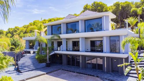 Alhaurin el Grande Villa | Cubo's Villa Le Corbusier