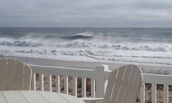 North Ocean City Condo | Custom Direct Oceanfront Home with 3 Bedrooms, Summer Open