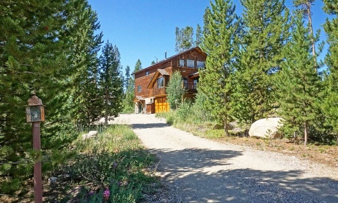 Grand Lake Cabin | Custom Home with 3 Levels & Great Outdoor Space, + Pet Friendly!