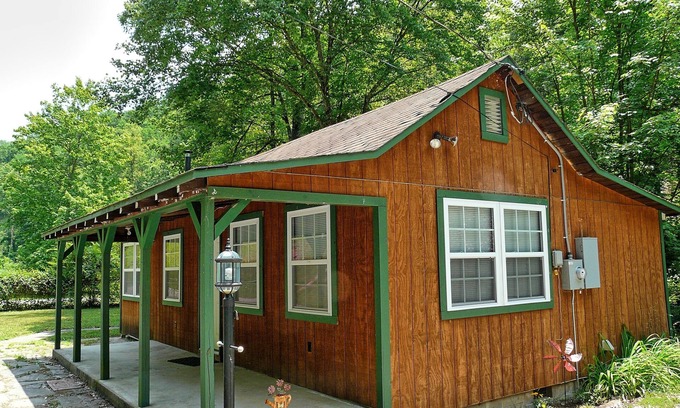 Bryson City Cabin | Customer Appreciation Year! See Discount information in Ad
