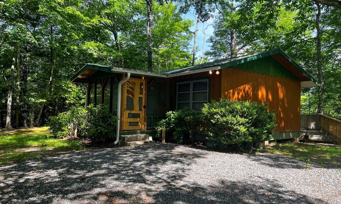Bryson City Cabin | Customer Appreciation Year! See Discount information in Ad