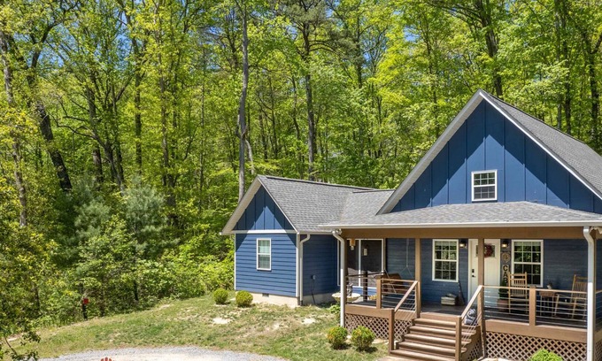 Bryson City Cottage | Customer Appreciation Year! See Discount information in Ad