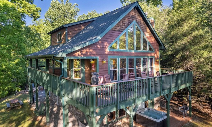 Cherokee Cabin | Customer Appreciation Year! See Discount information in Ad