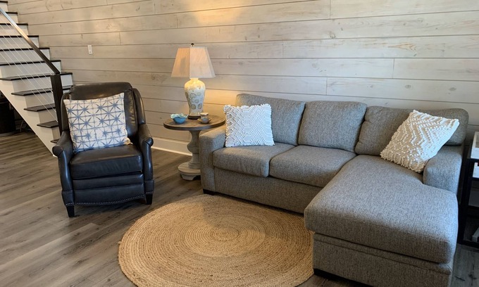 San Jacinto House | Cute Beach Cottage Loft only 2 Blocks from Galveston Seawall