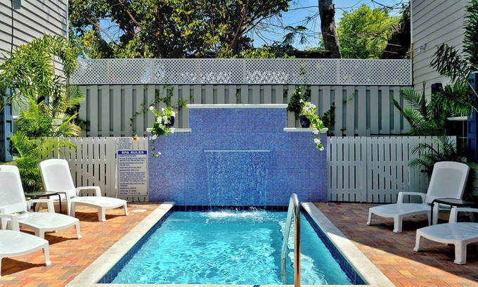 Old Town House | Cute Dog-friendly Tropical Condo with AC, WiFi, & Shared Pool - Snowbirds OK
