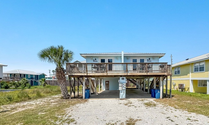 Gulf Shores House | CUTE DUPLEX IN THE HEART OF GULF SHORES | SLEEPS 16