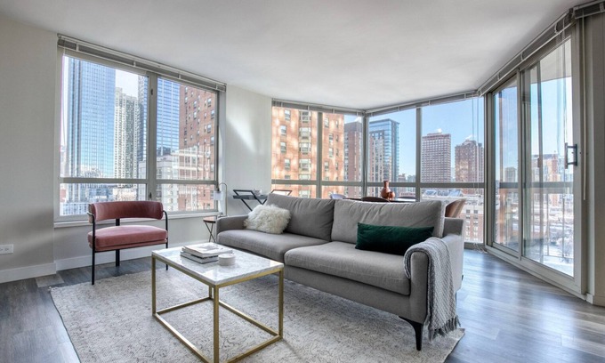 Rush and Division Apartment | Cute Gold Coast 2BR w/Outdoor Terrace, nr Beach & L, by Blueground
