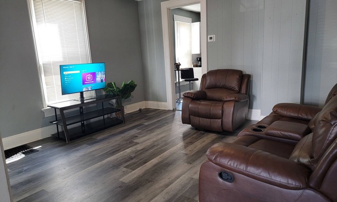 Dayton House | Cutting Edge Apartment