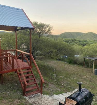 Alta Gracia Ski Chalet | CUYEN LA SERRANITA Dormi DLX Cabin para 2 Personas