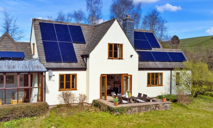 Llanidloes House | Cwmfron House by Interhome