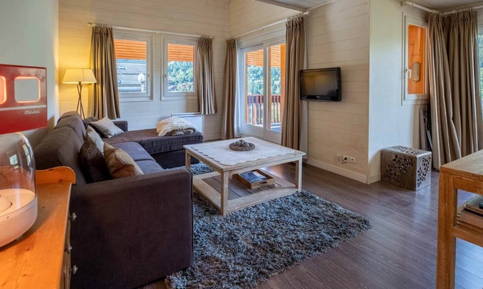 Meribel Apartment | Cybeles 8 nice refurbished apartment 450m from the ski pistes