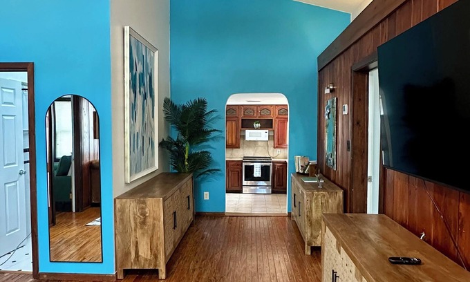 Siesta Key House | Cypress Cottage - Family Friendly, Walkable to Siesta Key Village and Beaches!