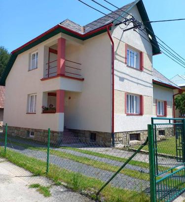 Karolinka House | Dům u splavu