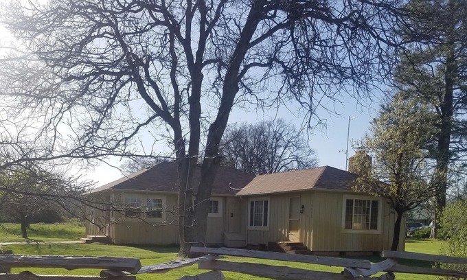 Fall River Mills House | Dahle River House -Great Views -Great Fishing