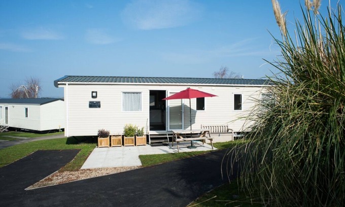 Hamworthy House | Daisy 3 bedroom modern caravan on Haven's Award Winning Rockley Park