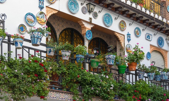 Centro - Sagrario Apartment | Dalí's Sanctuary in Granada With Private Parking