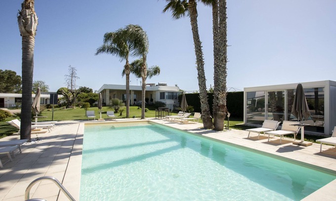 Leverano House | Dalesco Studio Apartment 3 | villa with pool