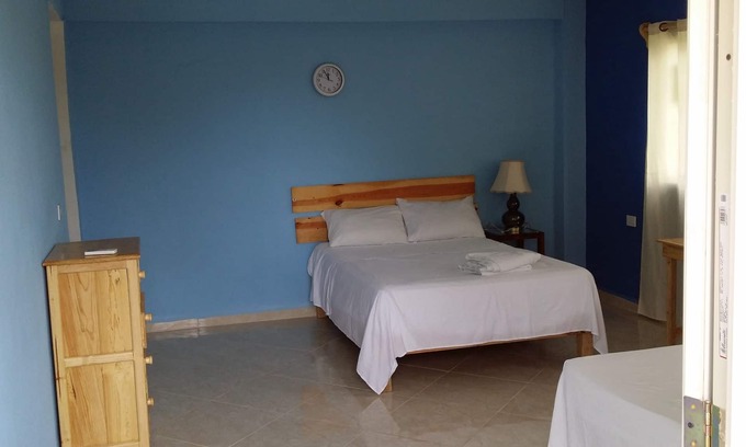 Alfredo V. Bonfil Bed & Breakfast | Dalyah’s Room for 6 persons