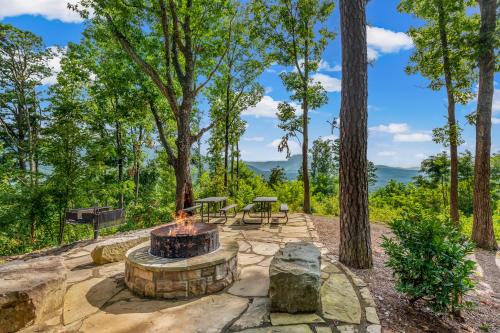 Gatlinburg - Pigeon Forge House | Dancing Bear Lodge by Stony Brook Cabins