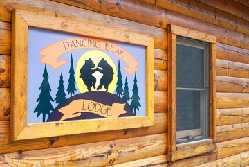 Whittier Cabin | Dancing Bear Lodge in Whittier